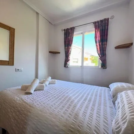 Holiday home Traditional 3 Bedroom With Com Pool Alm26